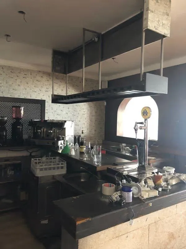 Antes: interior de la barra original